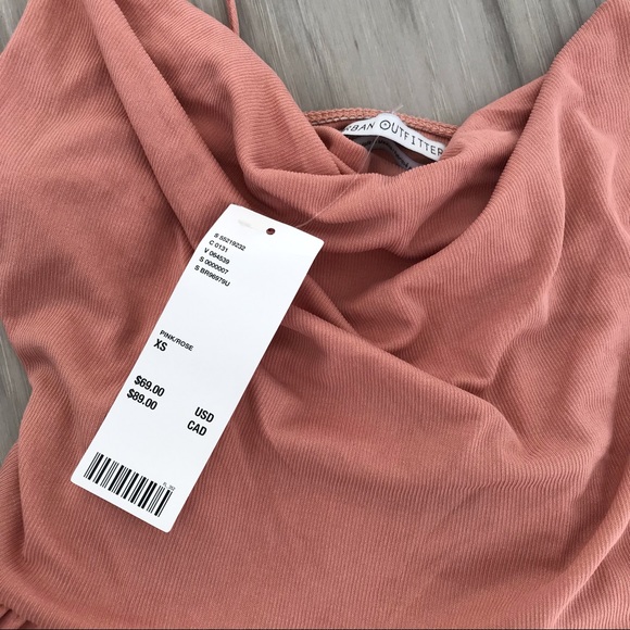 🔻🔻New with tag urban outfitters mauve rose romper - Picture 2 of 5